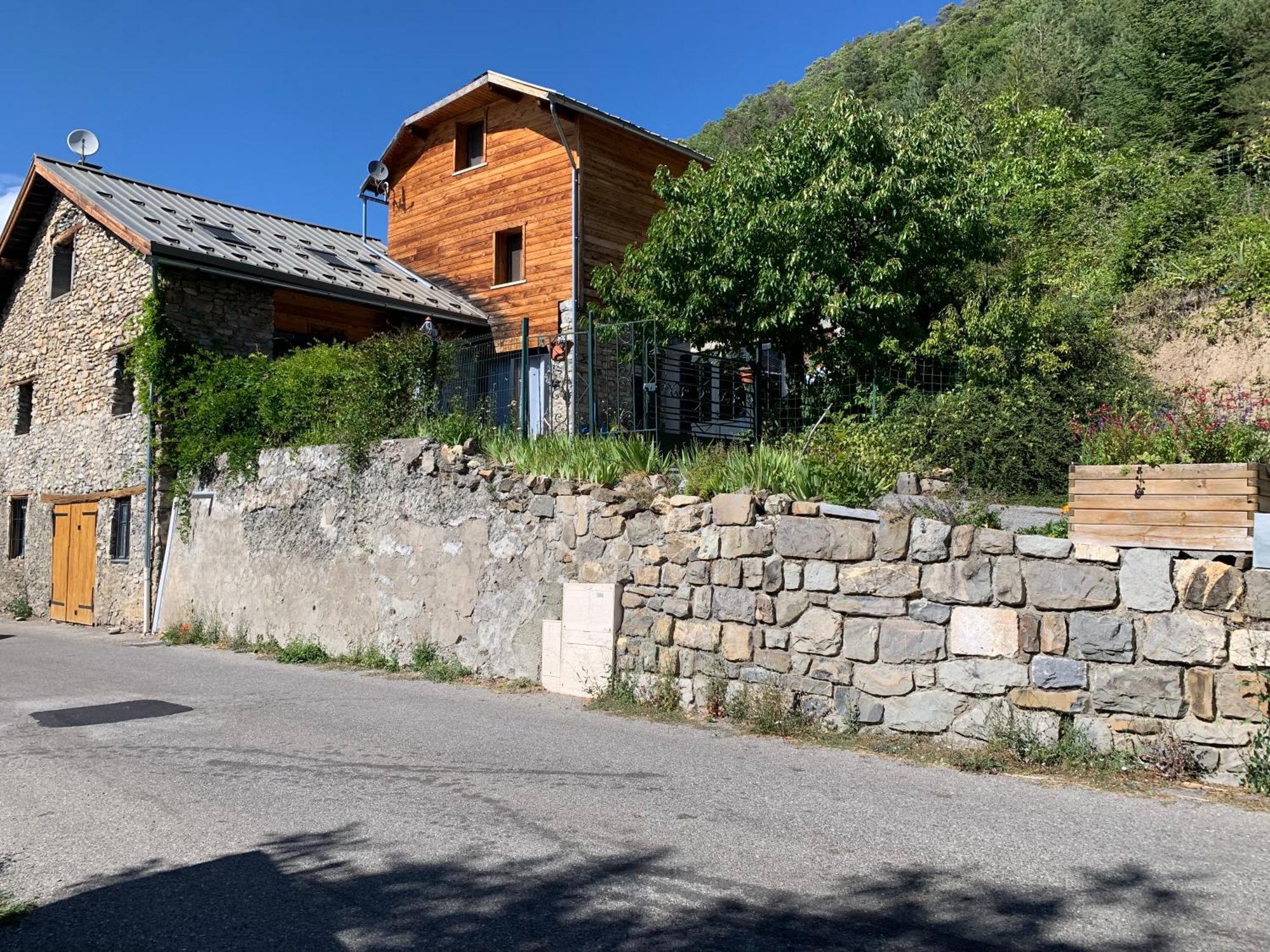Le Petit Soleil Apartment Siguret Luaran gambar